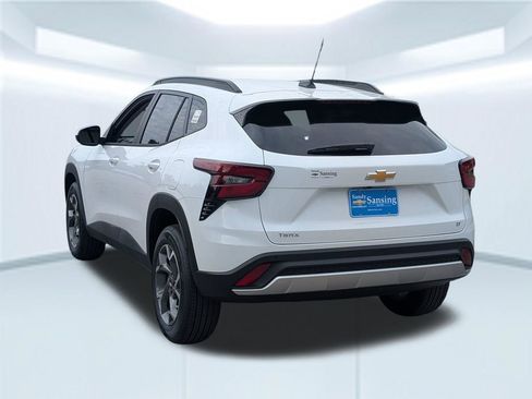 New 2026 Chevrolet Trax LT w/ Driver Confidence Package FWD image 4