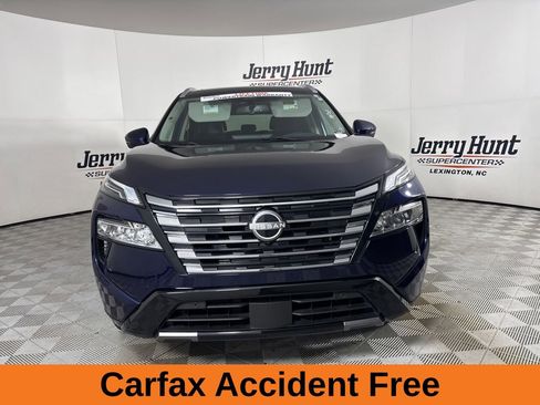 Used 2024 Nissan Rogue Platinum w/ Platinum Premium Package image 3