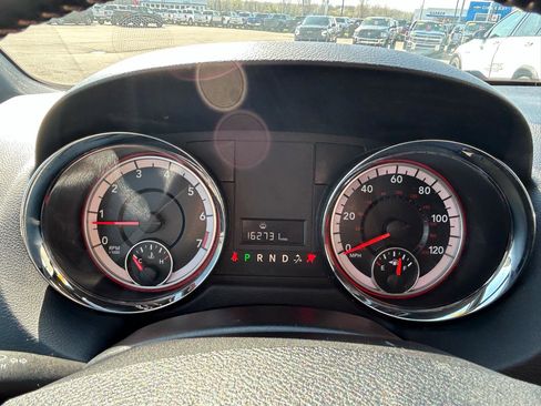 Used 2016 Dodge Grand Caravan SE FWD image 21