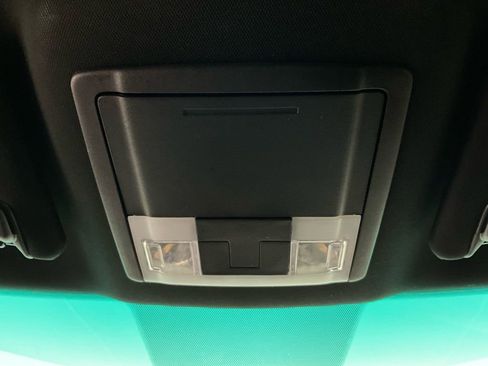 Used 2017 Ford Explorer XLT image 21