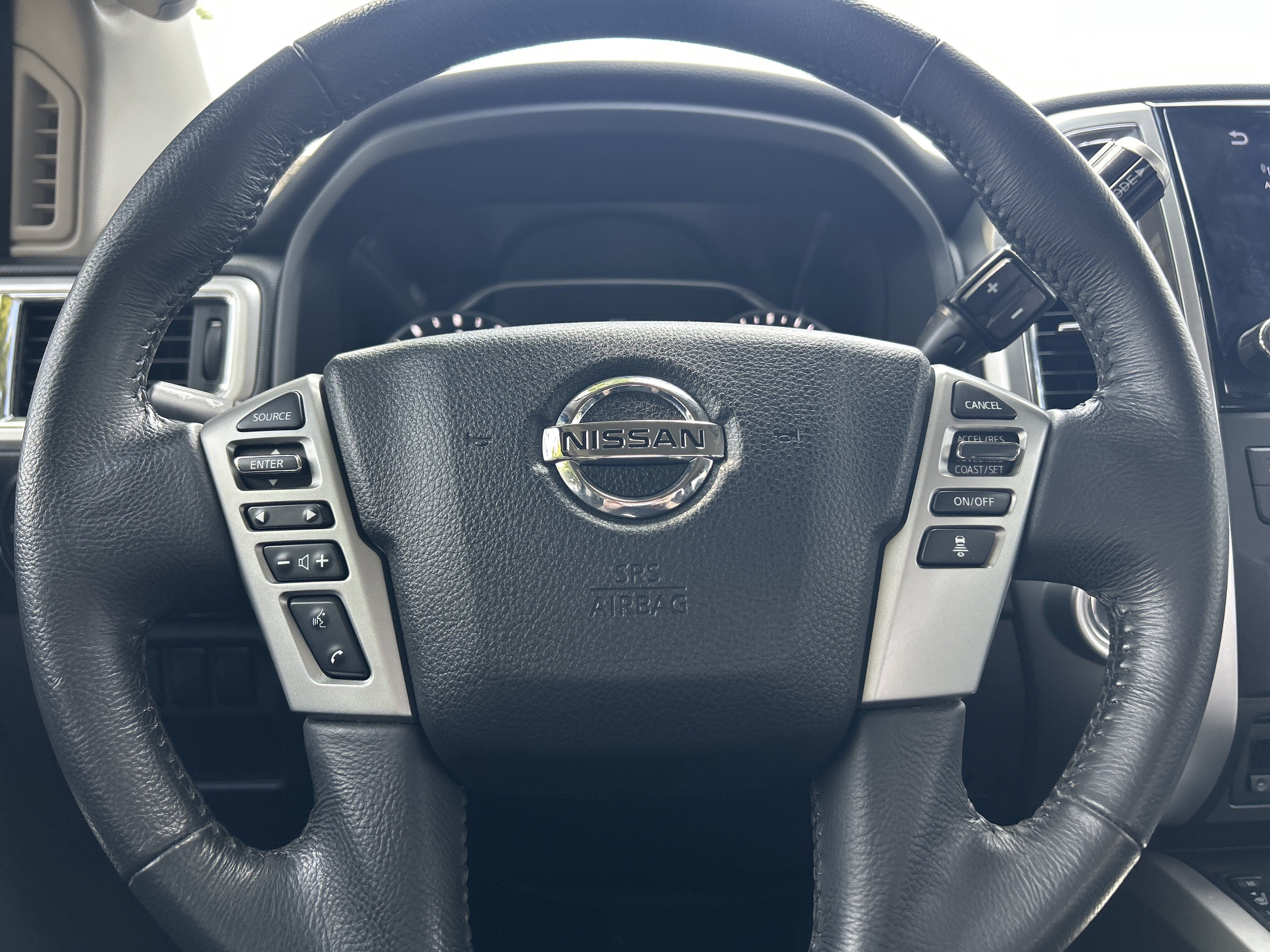 Used 2021 Nissan Titan SV w/ SV Convenience Package RWD image 17