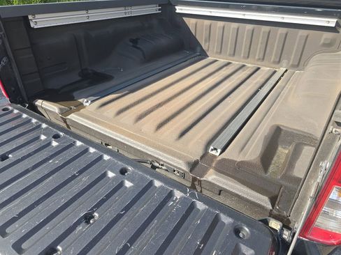 Used 2019 Nissan Frontier SL RWD image 14