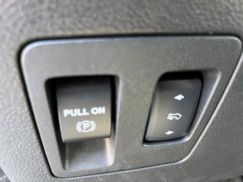 Used 2018 Ford Expedition Max XLT w/ Equipment Group 201A AWD/4WD image 19