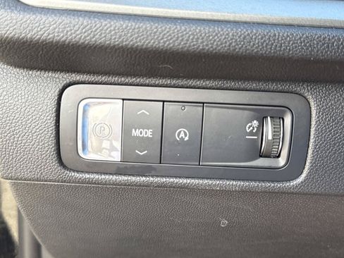 Used 2026 Chevrolet Traverse LT w/ Driver Confidence Package FWD image 30