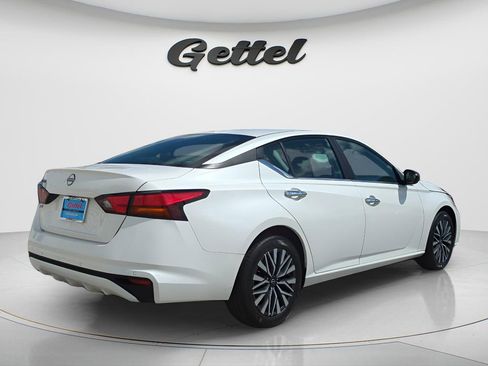 Certified 2025 Nissan Altima 2.5 SV image 4