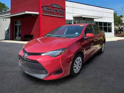 Used 2018 Toyota Corolla LE FWD image 1