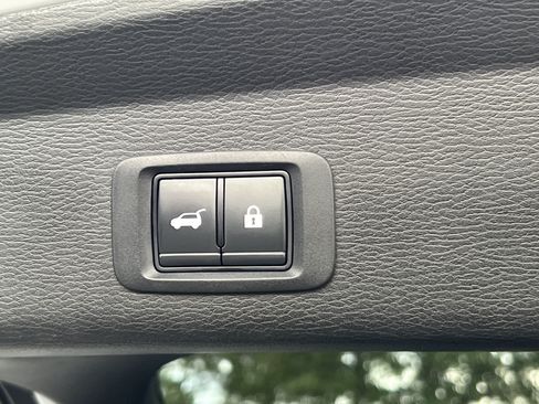 Used 2023 Mitsubishi Outlander AWD image 24