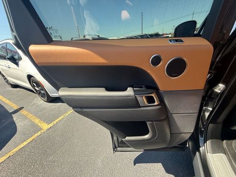 Used 2019 Land Rover Range Rover Sport Supercharged AWD/4WD image 18