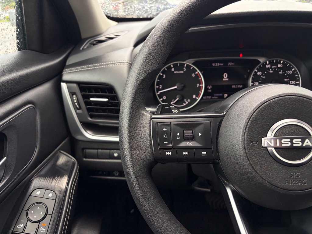 Certified 2024 Nissan Rogue SV FWD image 16