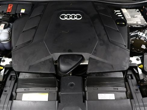 Used 2019 Audi Q8 Premium Plus w/ Premium Plus AWD/4WD image 27