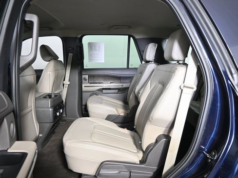 Used 2021 Ford Expedition Limited image 18