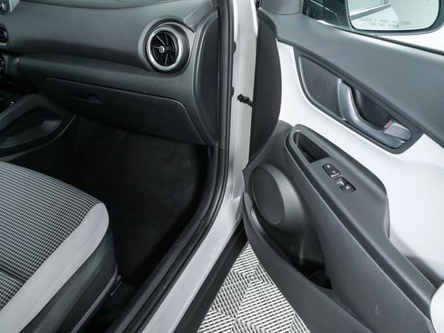 Used 2023 Hyundai Kona SE FWD image 29