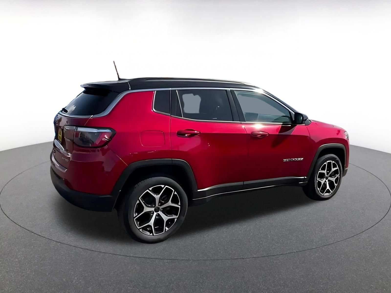 Used 2025 Jeep Compass Limited AWD/4WD image 13