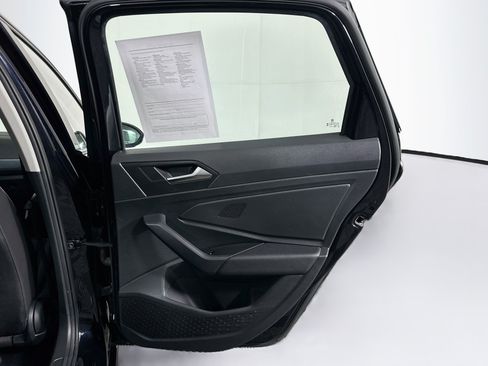 Used 2024 Volkswagen Jetta SE FWD image 31