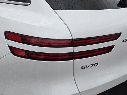 Certified 2023 Genesis GV70 2.5T Advanced w/ Advanced Package image 8