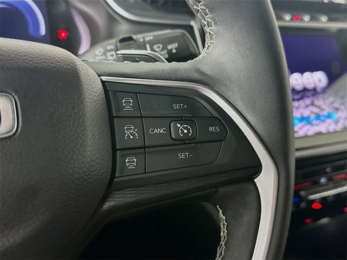 Used 2024 Jeep Grand Cherokee Laredo w/ Luxury Tech Group I image 26