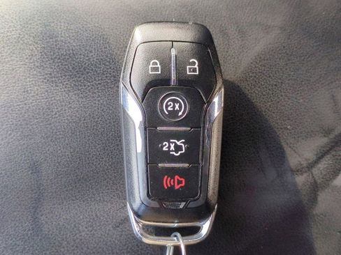 Used 2017 Lincoln MKX Premiere image 29