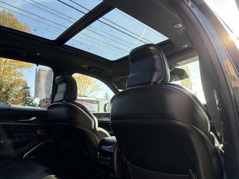 Used 2023 Jeep Grand Cherokee Overland w/ Luxury Tech Group IV image 21