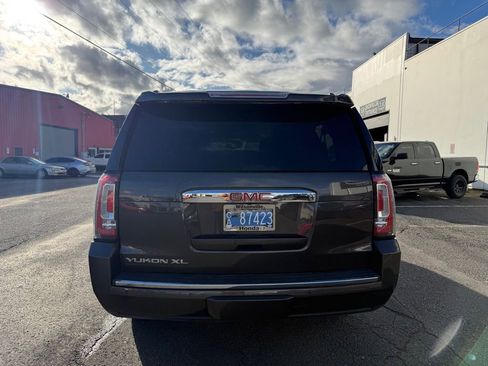 Used 2019 GMC Yukon XL Denali image 4