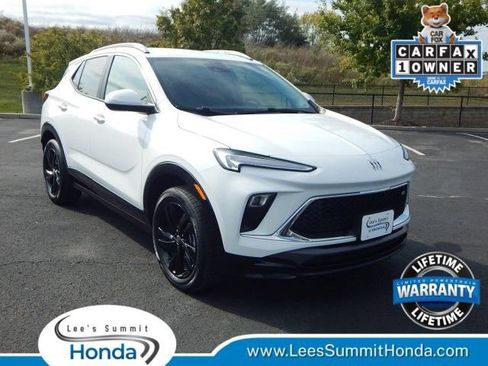 Used 2024 Buick Encore GX Sport Touring image 1