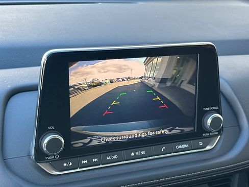 Used 2024 Nissan Rogue SV image 21