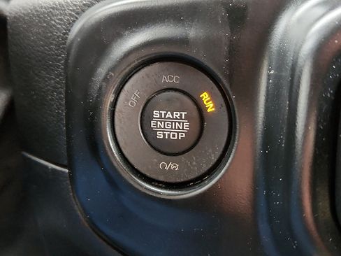Used 2021 Jeep Wrangler Unlimited Sport AWD/4WD image 17