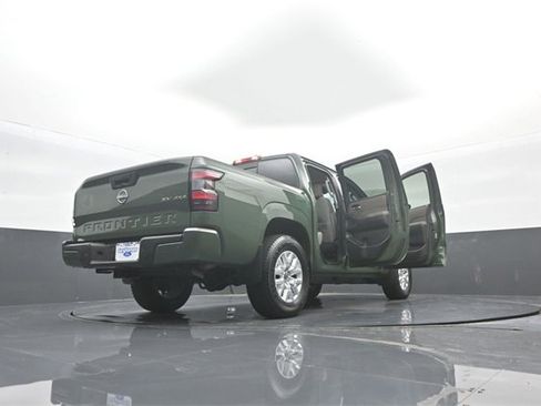 Used 2022 Nissan Frontier SV image 40