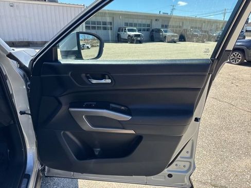Used 2023 Nissan Pathfinder Platinum AWD/4WD image 21