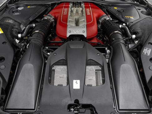 Used 2021 Ferrari 812 GTS image 37