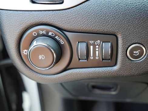 Used 2019 Jeep Cherokee High Altitude AWD/4WD image 25