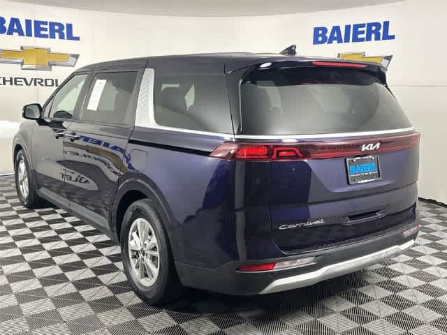 Used 2022 Kia Carnival LX FWD image 3