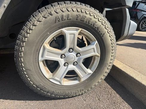 Used 2019 Jeep Wrangler Unlimited Sport S AWD/4WD image 12