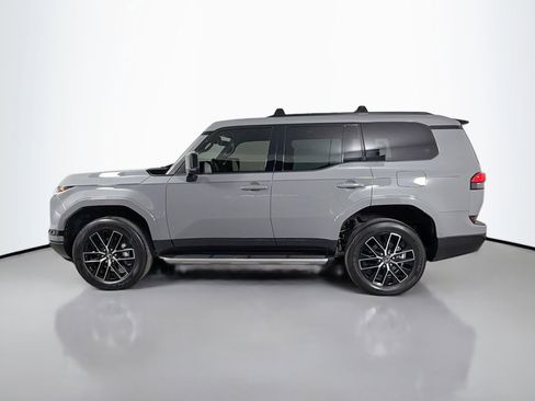 Used 2024 Lexus GX 550 w/ Accessory Package (Z1) image 9