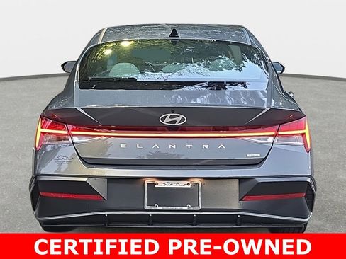 Used 2025 Hyundai Elantra Limited image 6