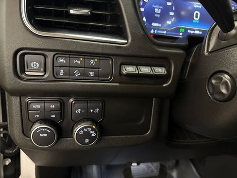 Used 2024 Chevrolet Tahoe High Country AWD/4WD image 21