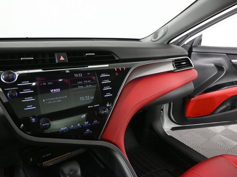 Used 2019 Toyota Camry XSE image 13