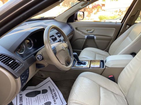 Used 2011 Volvo XC90 3.2 image 26