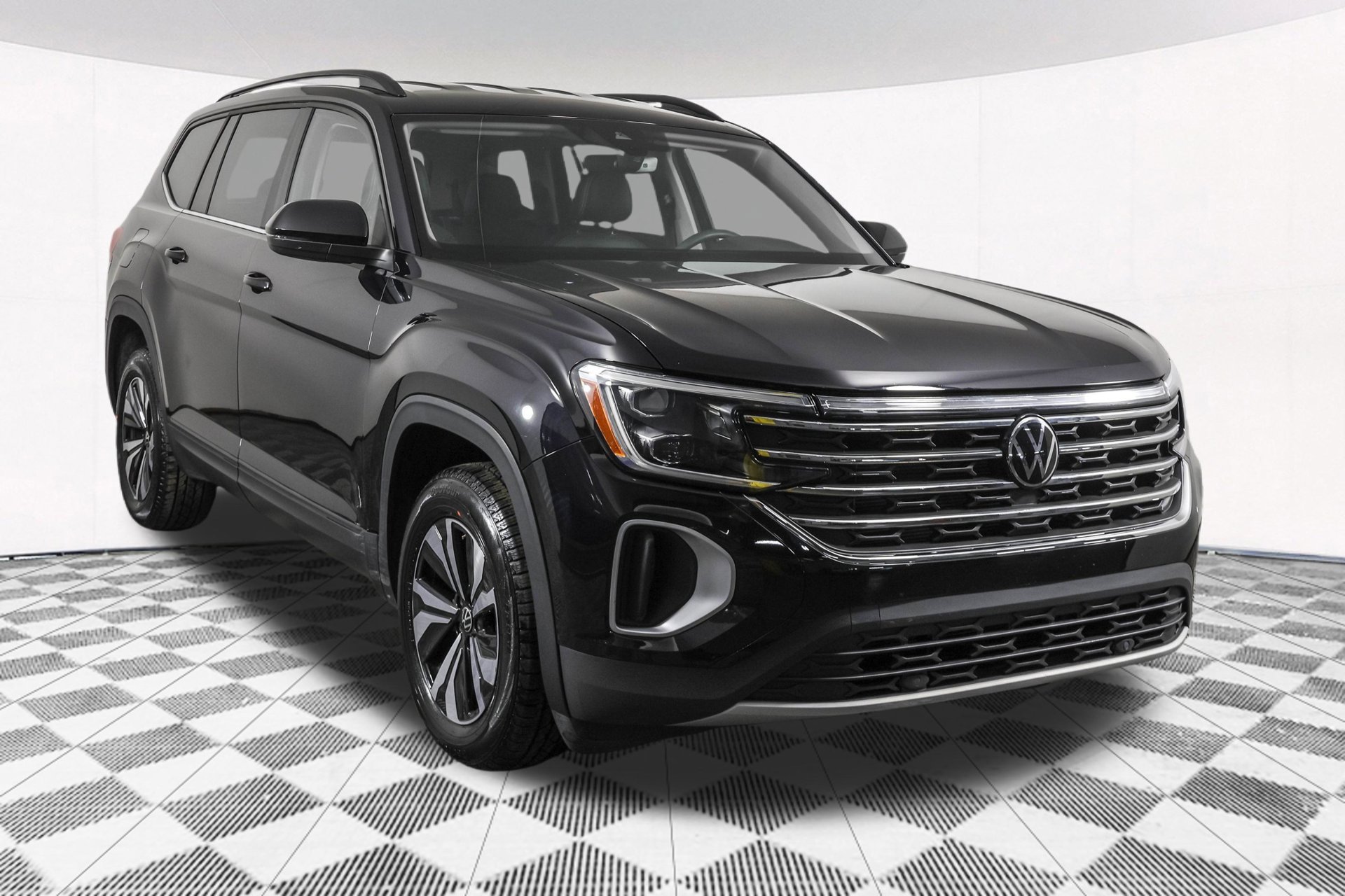 Used 2024 Volkswagen Atlas SE AWD/4WD image 11
