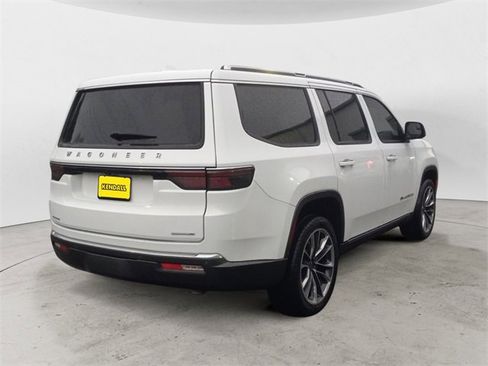 Used 2022 Jeep Wagoneer Series III w/ Premium Group I image 3