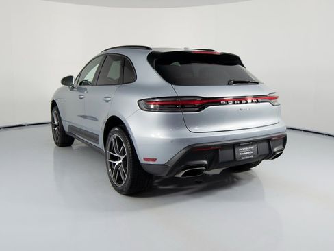 Certified 2025 Porsche Macan image 3