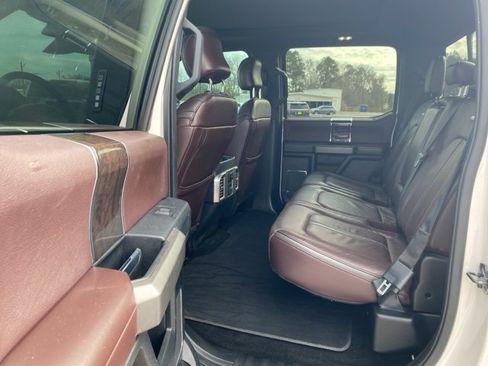 Used 2015 Ford F150 Platinum w/ Equipment Group 701A Luxury image 21