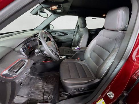 Used 2023 Chevrolet TrailBlazer RS w/ Sun and Liftgate Package image 11