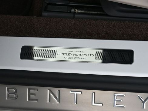 Used 2022 Bentley Continental GT image 17