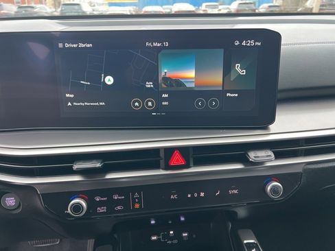 Certified 2025 Kia Sorento S image 19