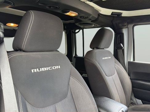 Used 2014 Jeep Wrangler Unlimited Rubicon w/ Connectivity Group AWD/4WD image 16