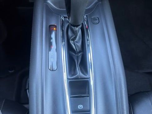 Used 2019 Honda HR-V Touring image 14