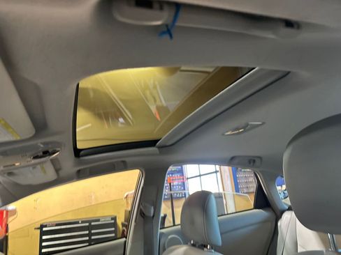 Used 2013 Toyota Prius Four w/ Deluxe Solar Roof Pkg image 15