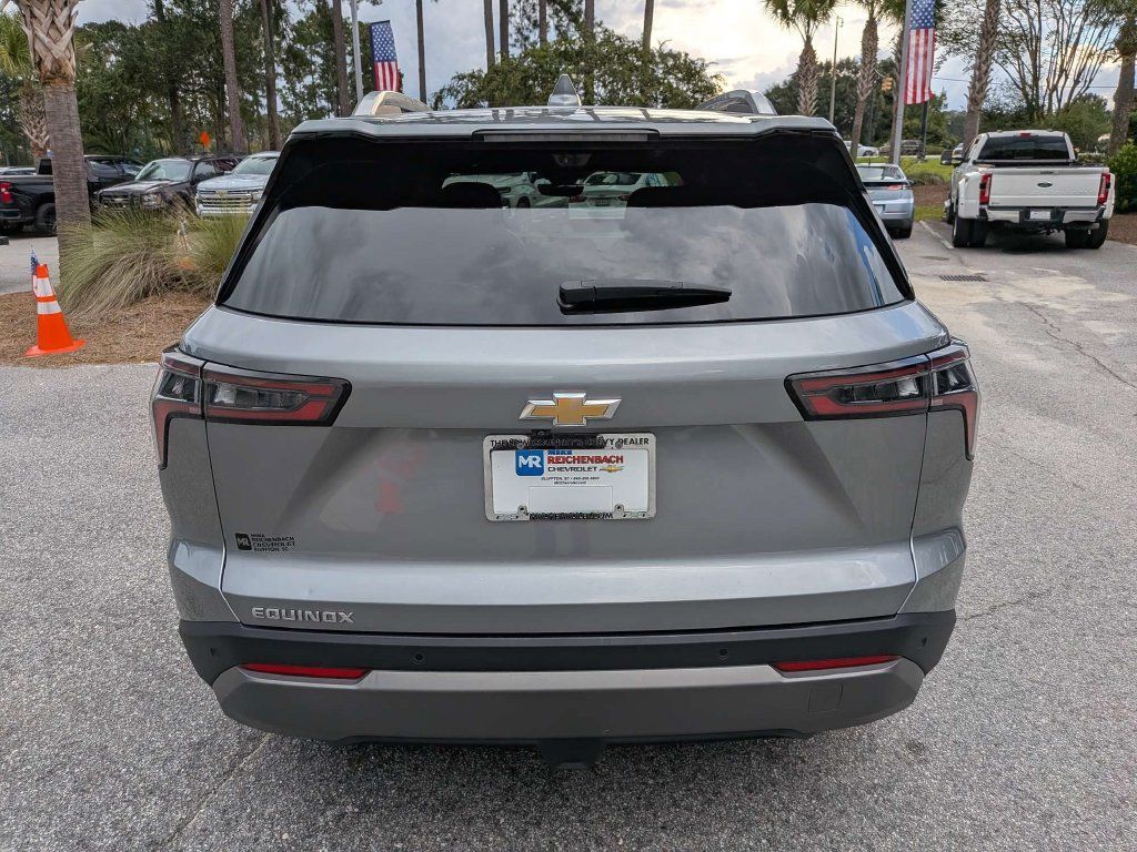 Used 2025 Chevrolet Equinox LT w/ Convenience Package II FWD image 5