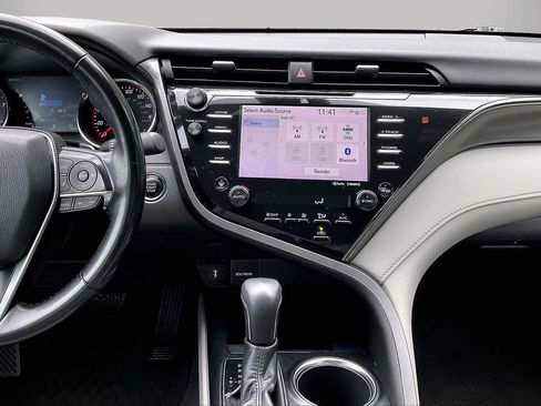 Used 2019 Toyota Camry XSE w/ Navigation Package FWD image 13