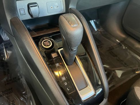 Used 2025 Nissan Versa SV FWD image 41